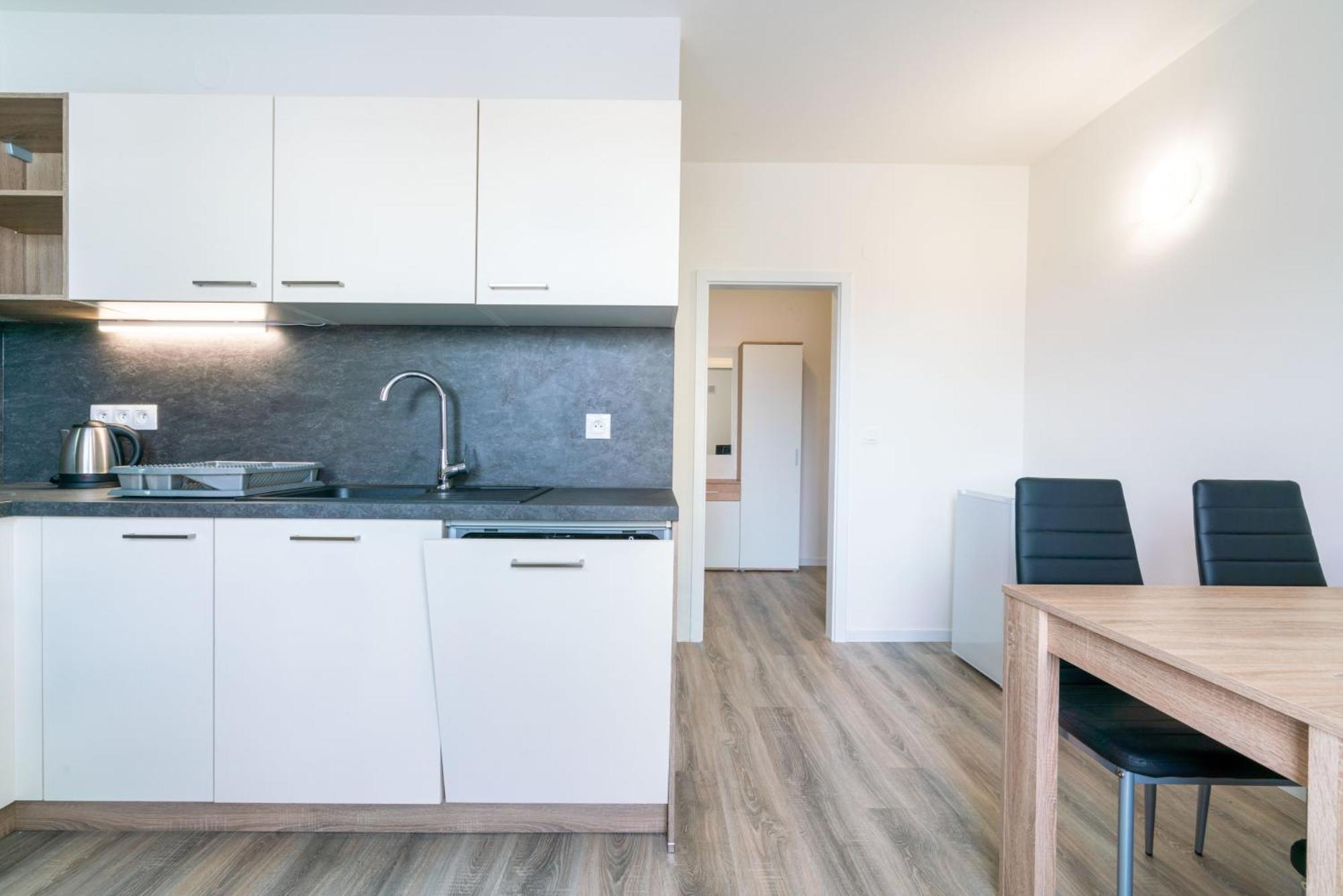 Apartmany Zlatovska Trencin Ngoại thất bức ảnh